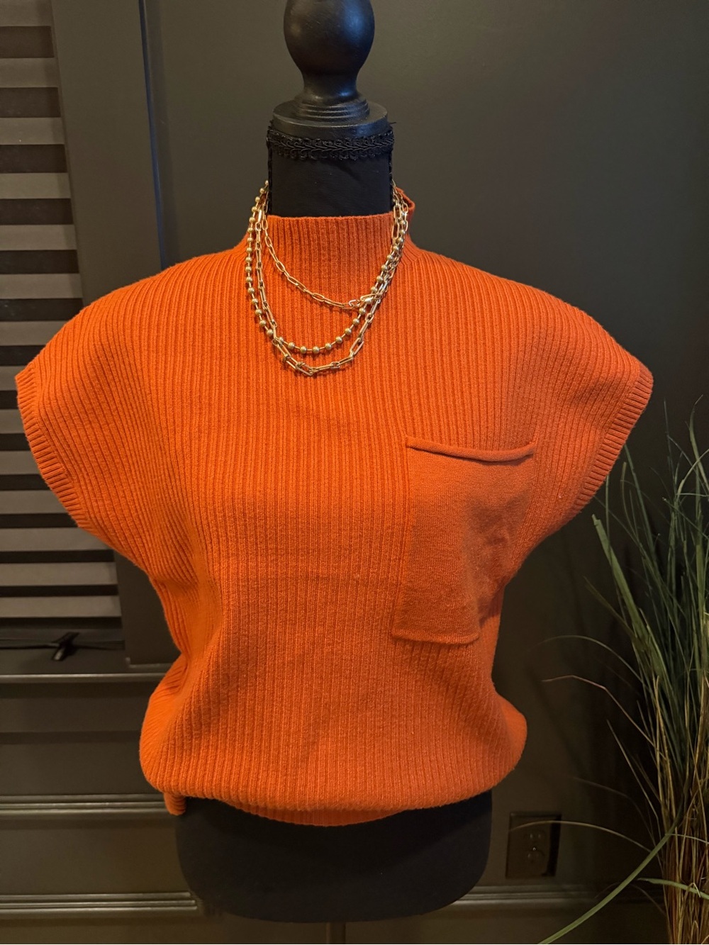 Women's Orange Ribbed Knit Short-Sleeve Sweater with Pocket
